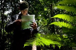 2008. Andrzej Muszyński kierował ekspedycją „Minkebe”, podczas której 9-osobowy zespół (3 Polaków i 6 Pigmejów) dokonał pierwszego pełnego trawersu puszczy Minkebe w Gabonie. Marsz trwał 21 dni. Ekspedycja wyróżniona ogólnopolskimi nagrodami podróżniczymi. Wyprawa otrzymała rekomendację Królewskiego Towarzystwa Geograficznego w Londynie. Zapis podróży znajdzie się w „Południu” / fot. archiwum prywatne